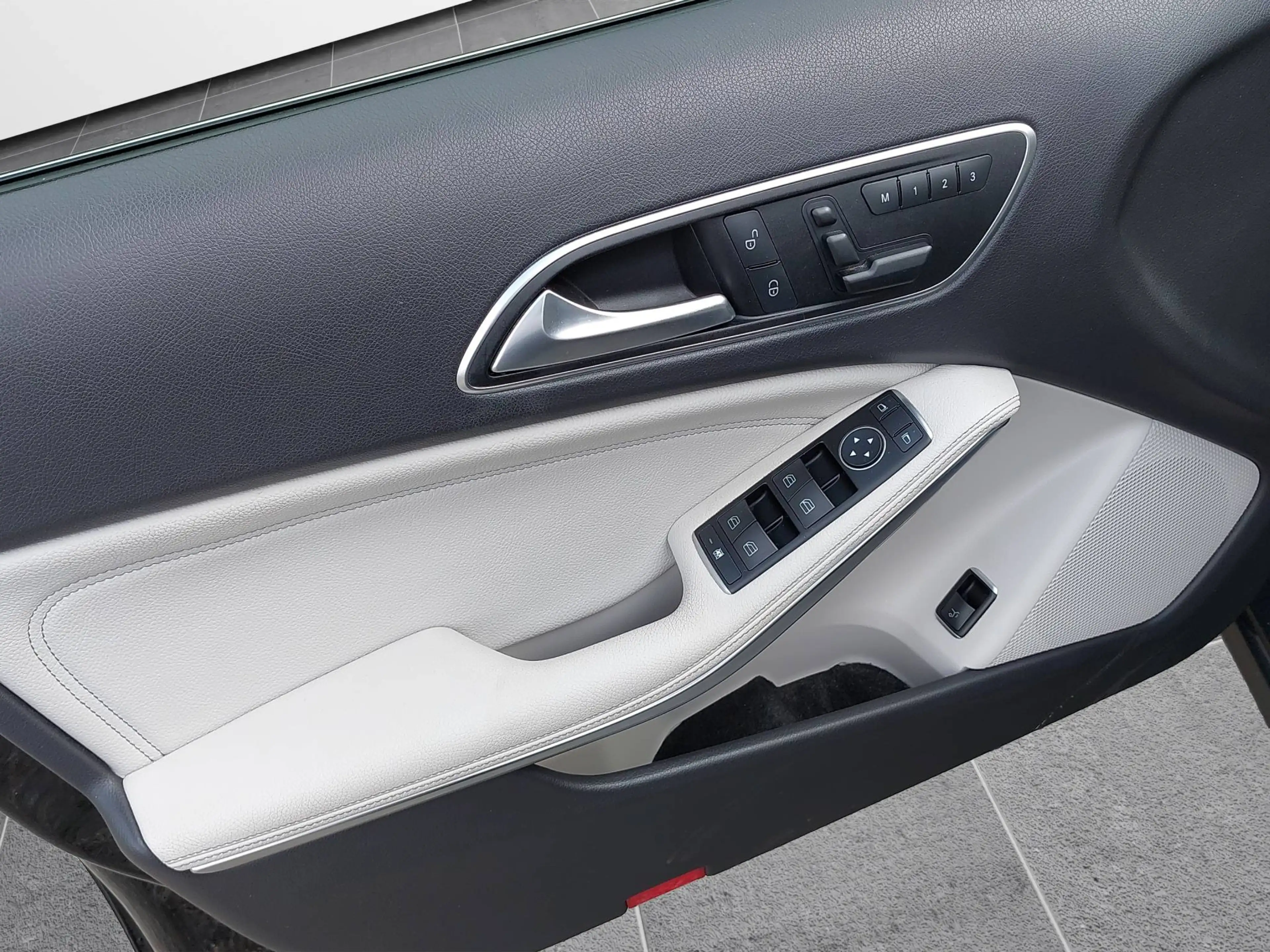 Mercedes-Benz GLA 250 — photo 13