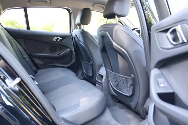 BMW 1 Series view 13