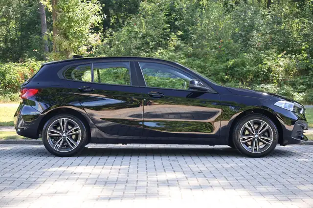 BMW 1 Series view 7
