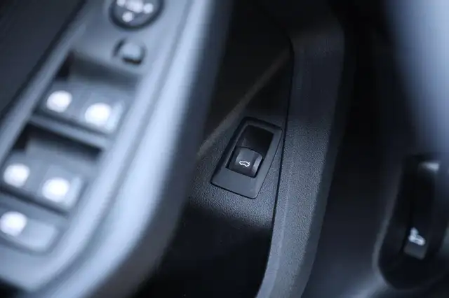 BMW 1 Series view 28
