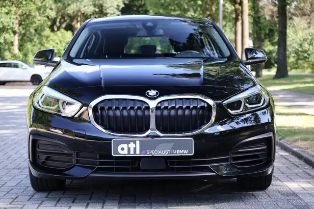 BMW 1 Series view 9