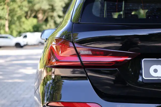 BMW 1 Series view 5