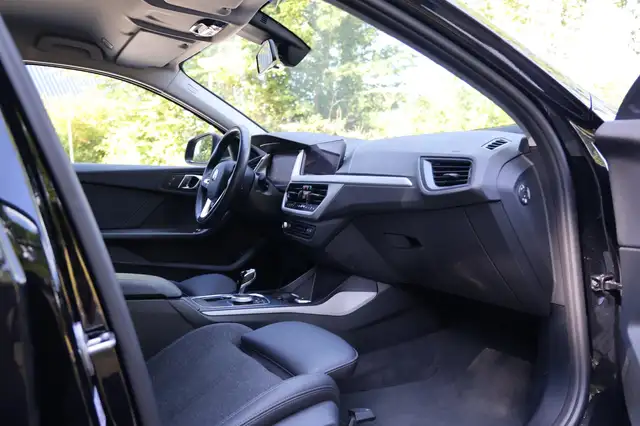 BMW 1 Series view 11