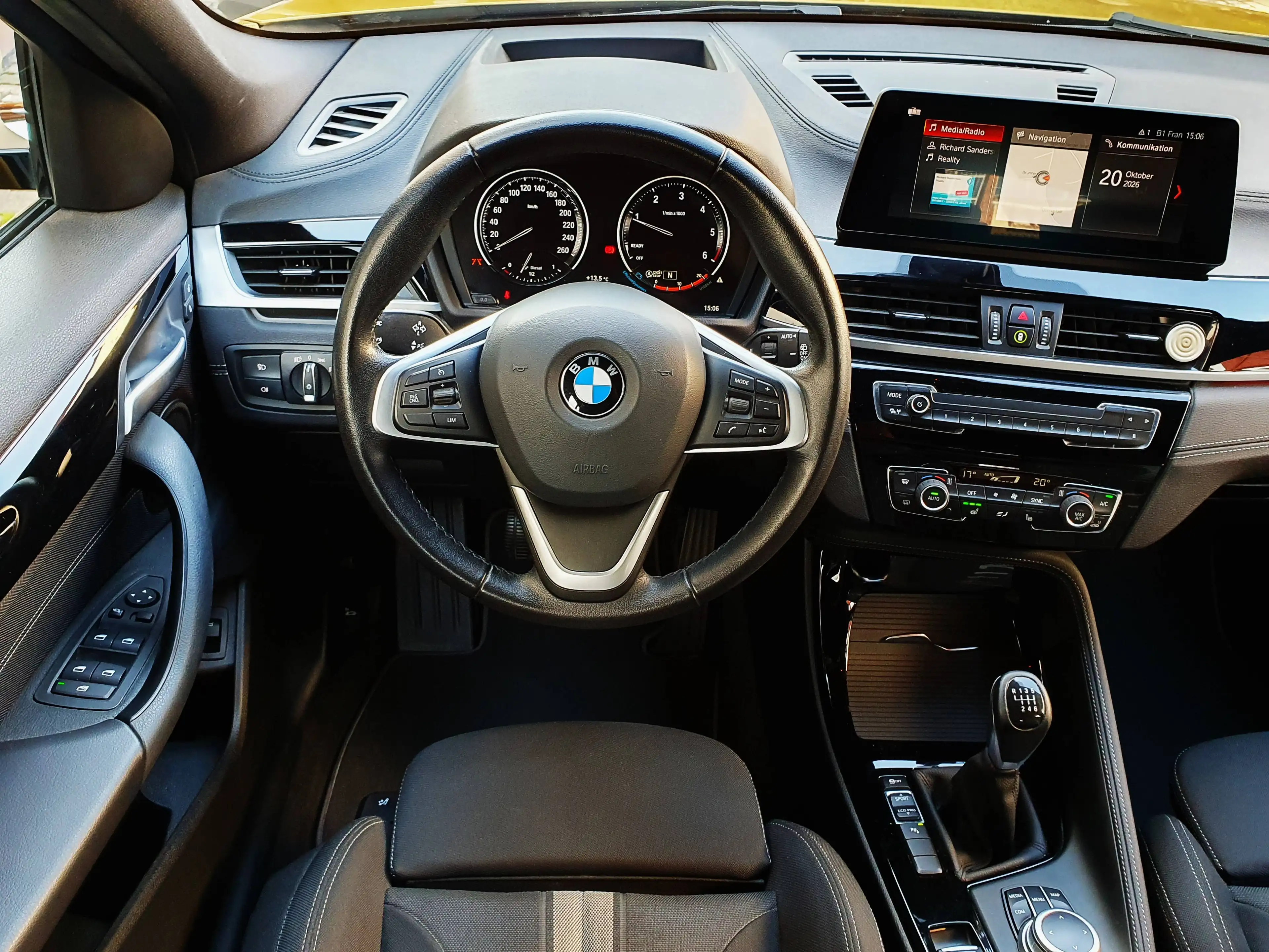 BMW X2 18d Advantage Plus HUD+ — photo 6