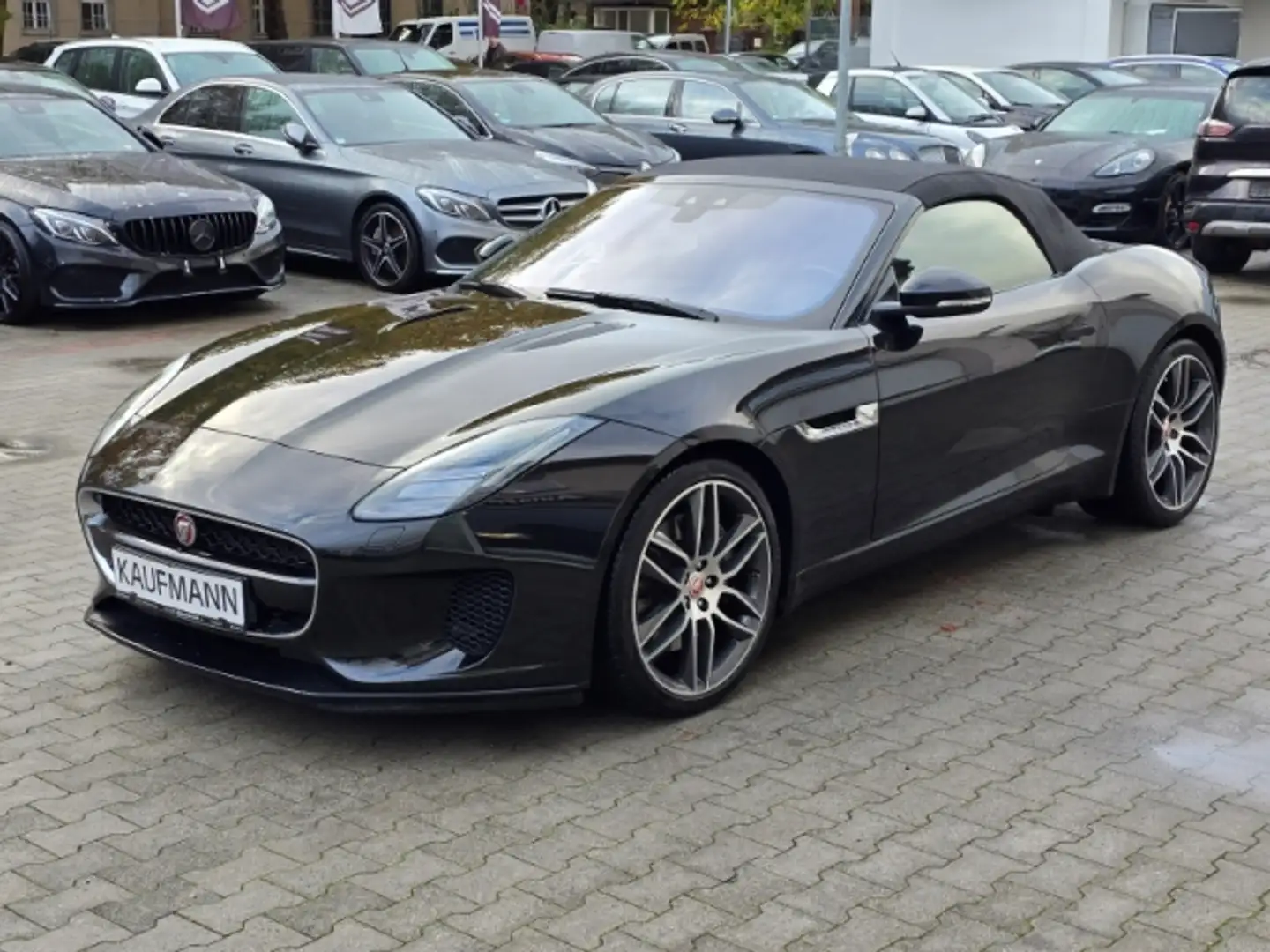 Jaguar F-Type Cabriolet P300 EU6d-T Schwarz - 1