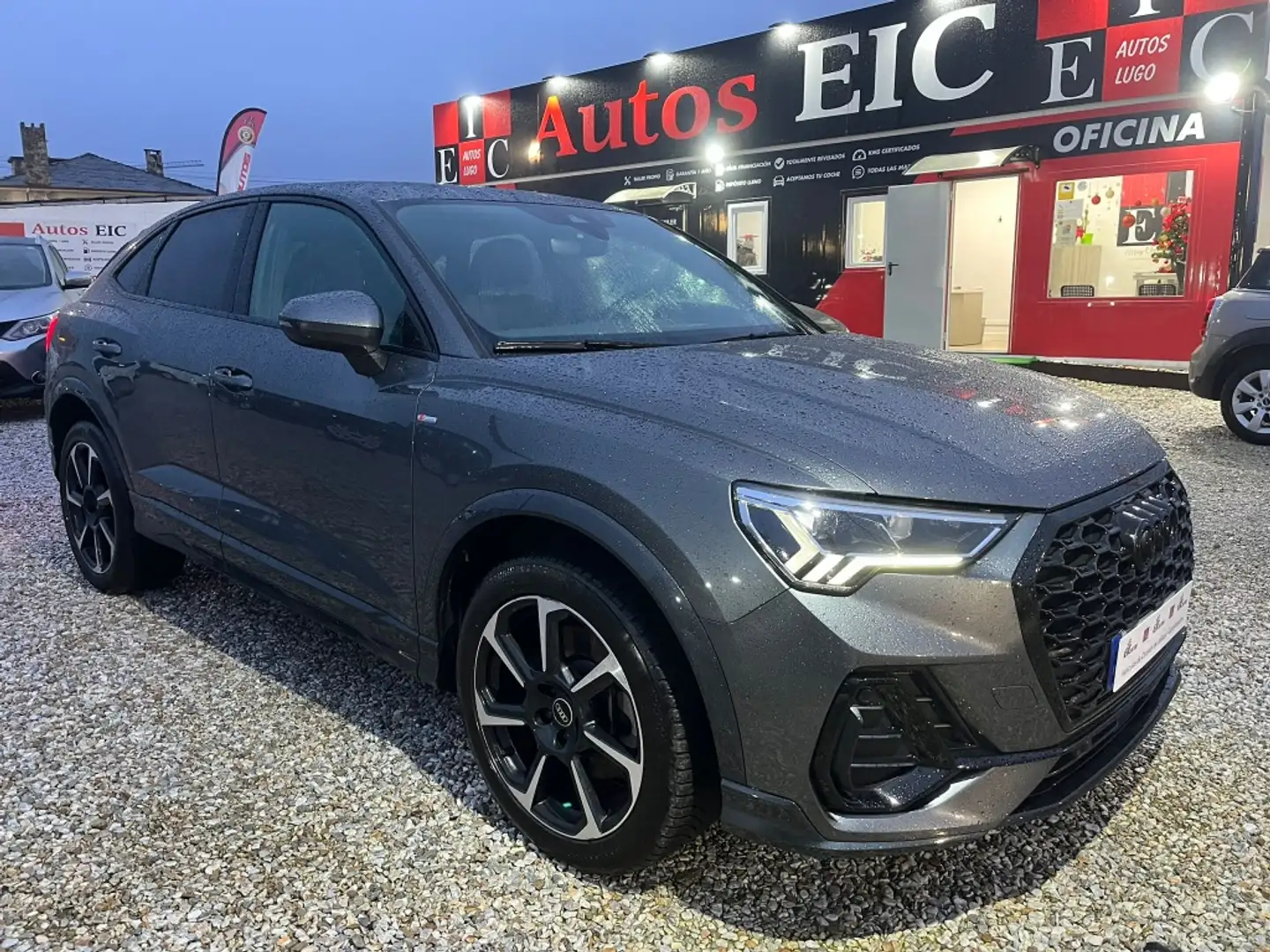 Audi Q3 Sportback 45 TFSIe Black line S-tronic Grau - 1