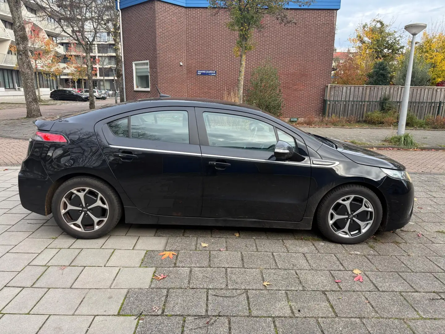 Opel Ampera 1.4 Hybrid Aut Black Edition Leder Cruise PDC Zwart - 2