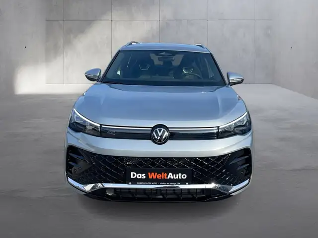 Volkswagen Tiguan view 8