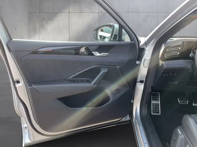 Volkswagen Tiguan view 15