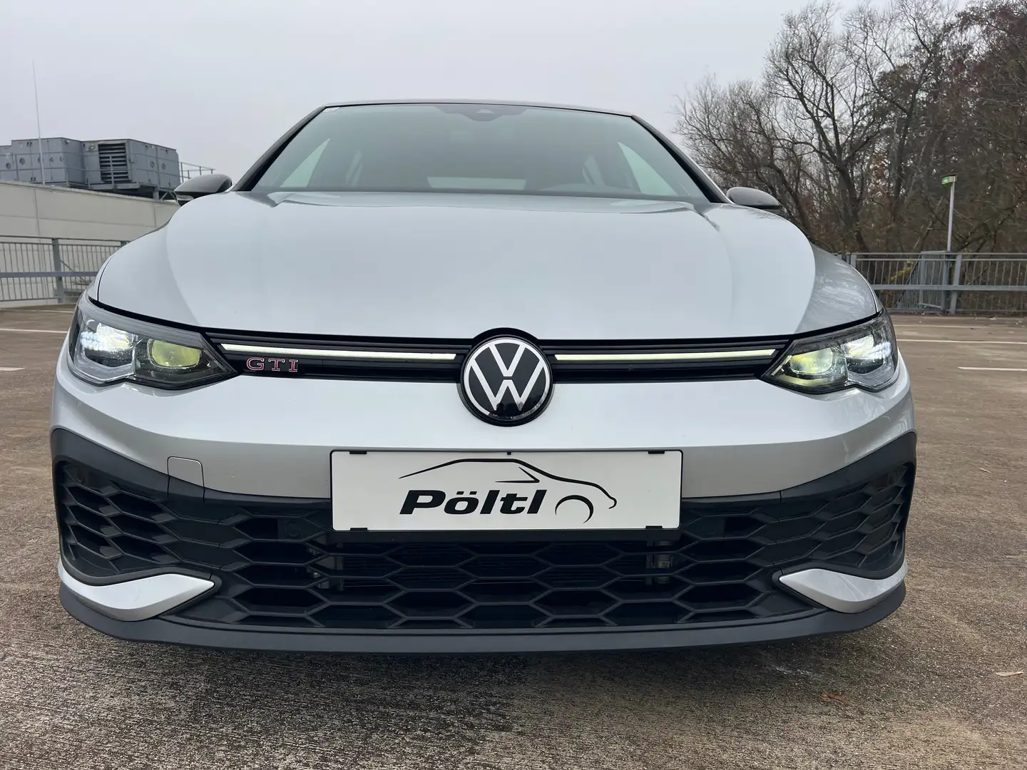 Volkswagen Golf GTI Clubsport MATRIX PANO KAMERA 19" H&K TOP! Grau - 2