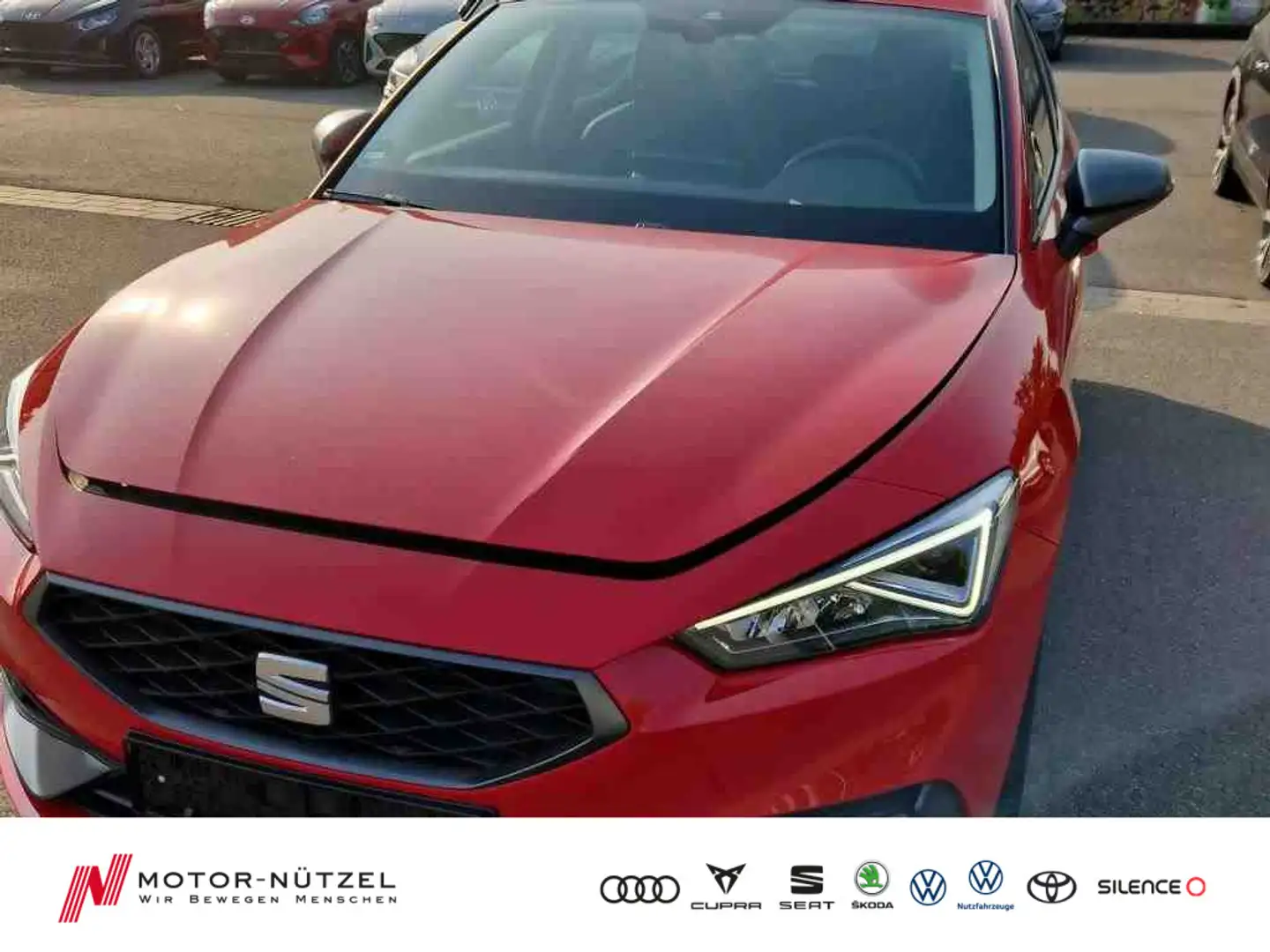 SEAT Leon 1.0 eTSI DSG FR LED+NAV+APP+SHZ+RFK+GRA+17" Rood - 1