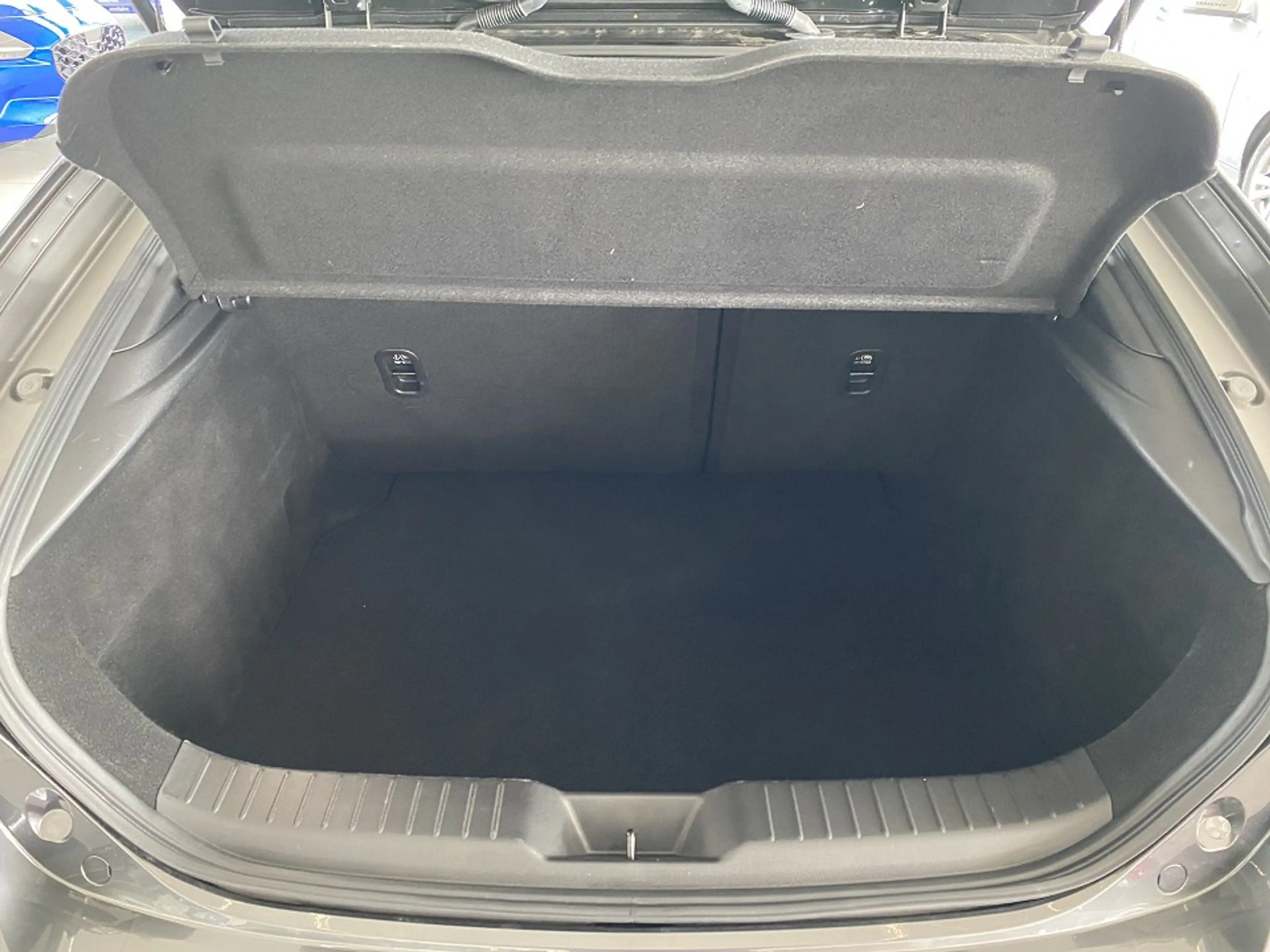 Mazda 3 2.5 Exclusive-Line Garantie 04.2031 Matrix, Bose, — photo 7