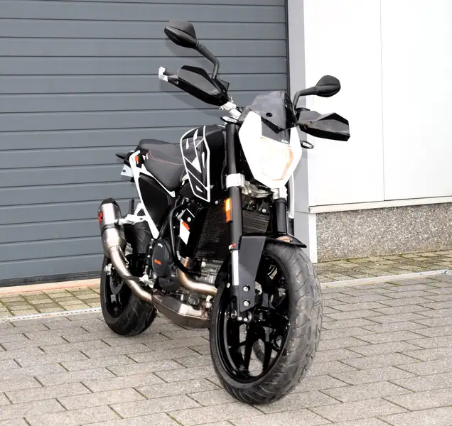 KTM 690 Duke - foto 7