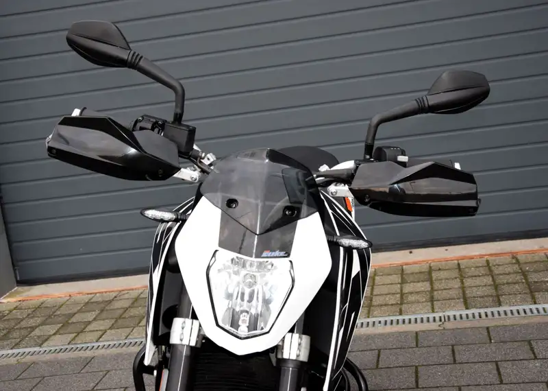 KTM 690 Duke - foto 8