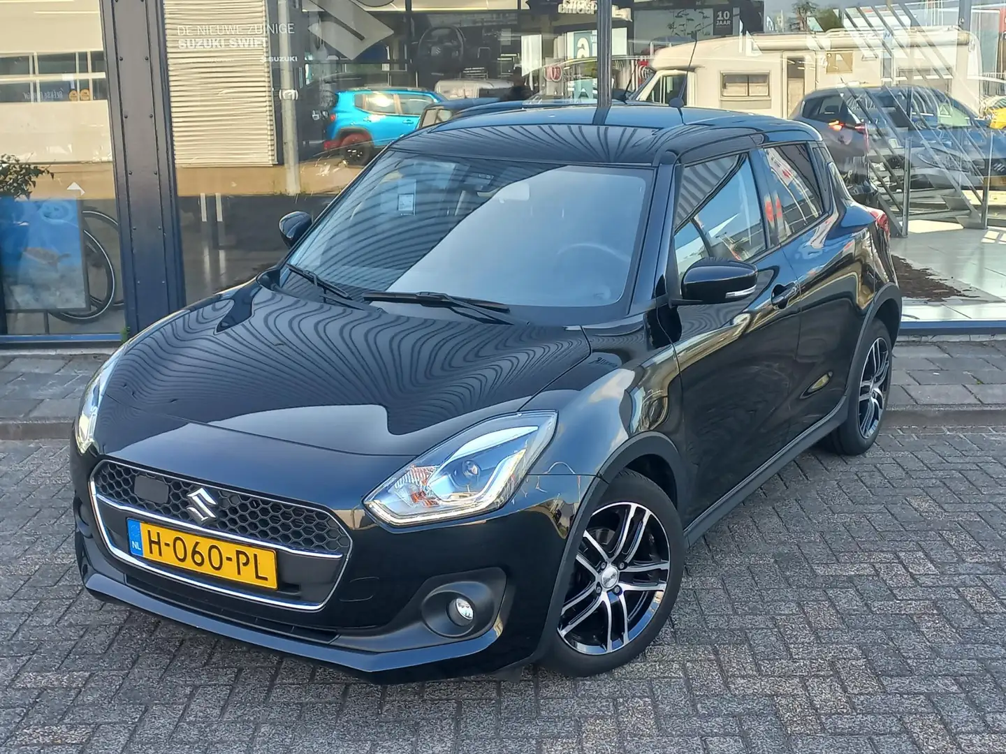 Suzuki Swift 1.2 Stijl Smart Hybrid Navigatie/ Cruise control Zwart - 2