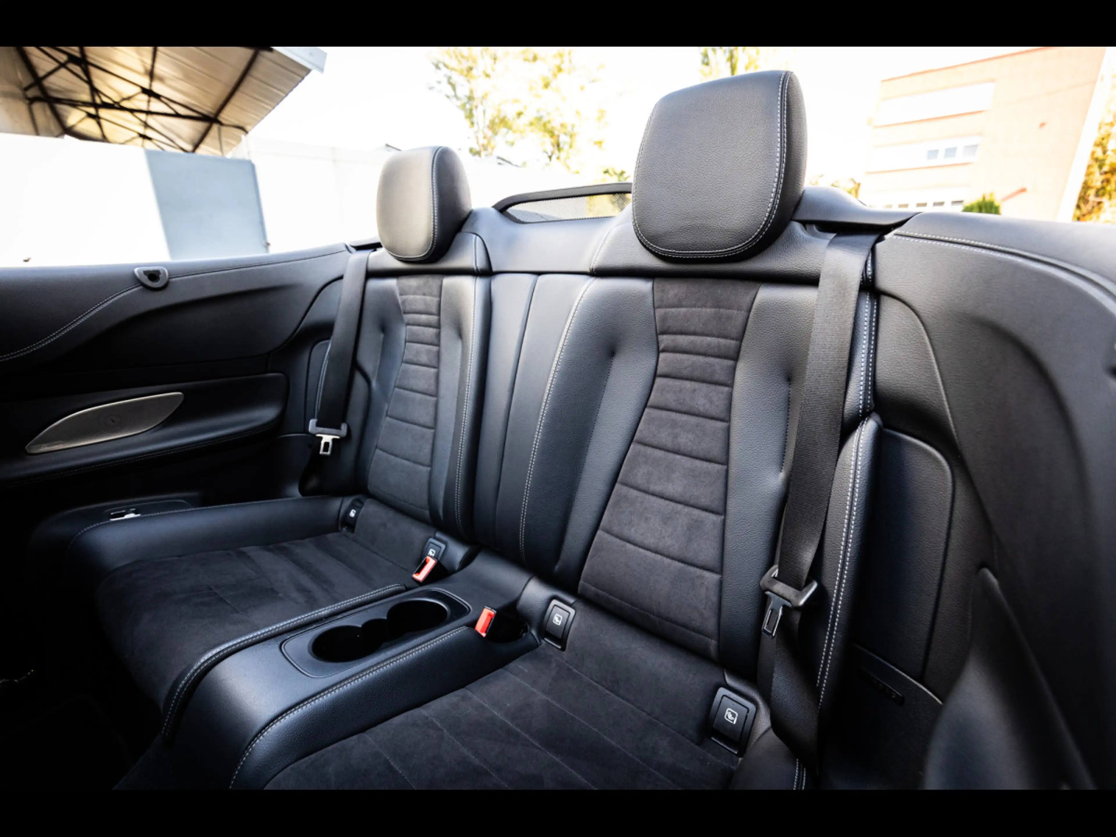 Mercedes-Benz E 300 CABRIOLET AMG-LINE°AIRSCARF°AIRCAP°BURM°360°HUD — photo 12