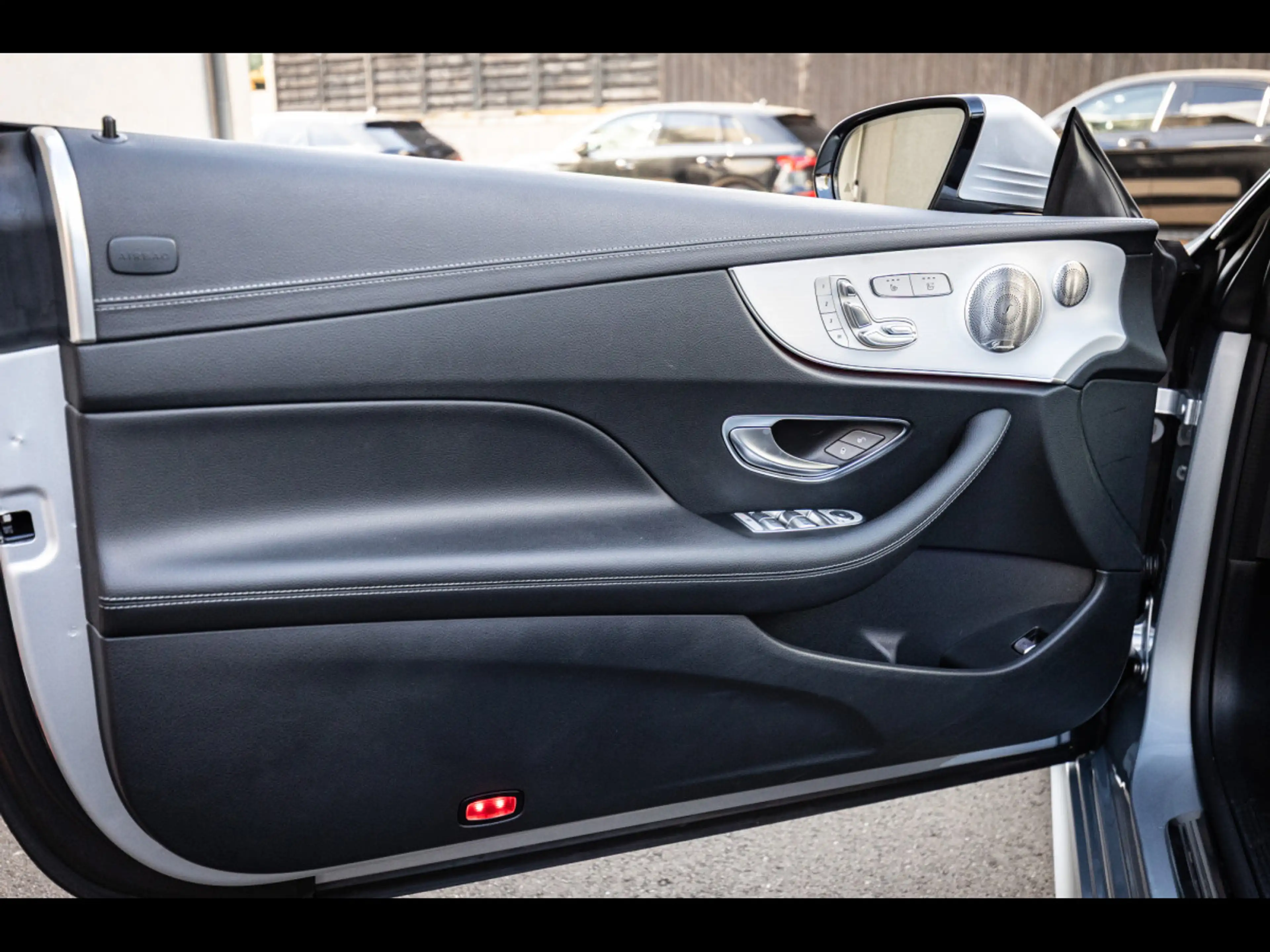 Mercedes-Benz E 300 CABRIOLET AMG-LINE°AIRSCARF°AIRCAP°BURM°360°HUD — photo 8