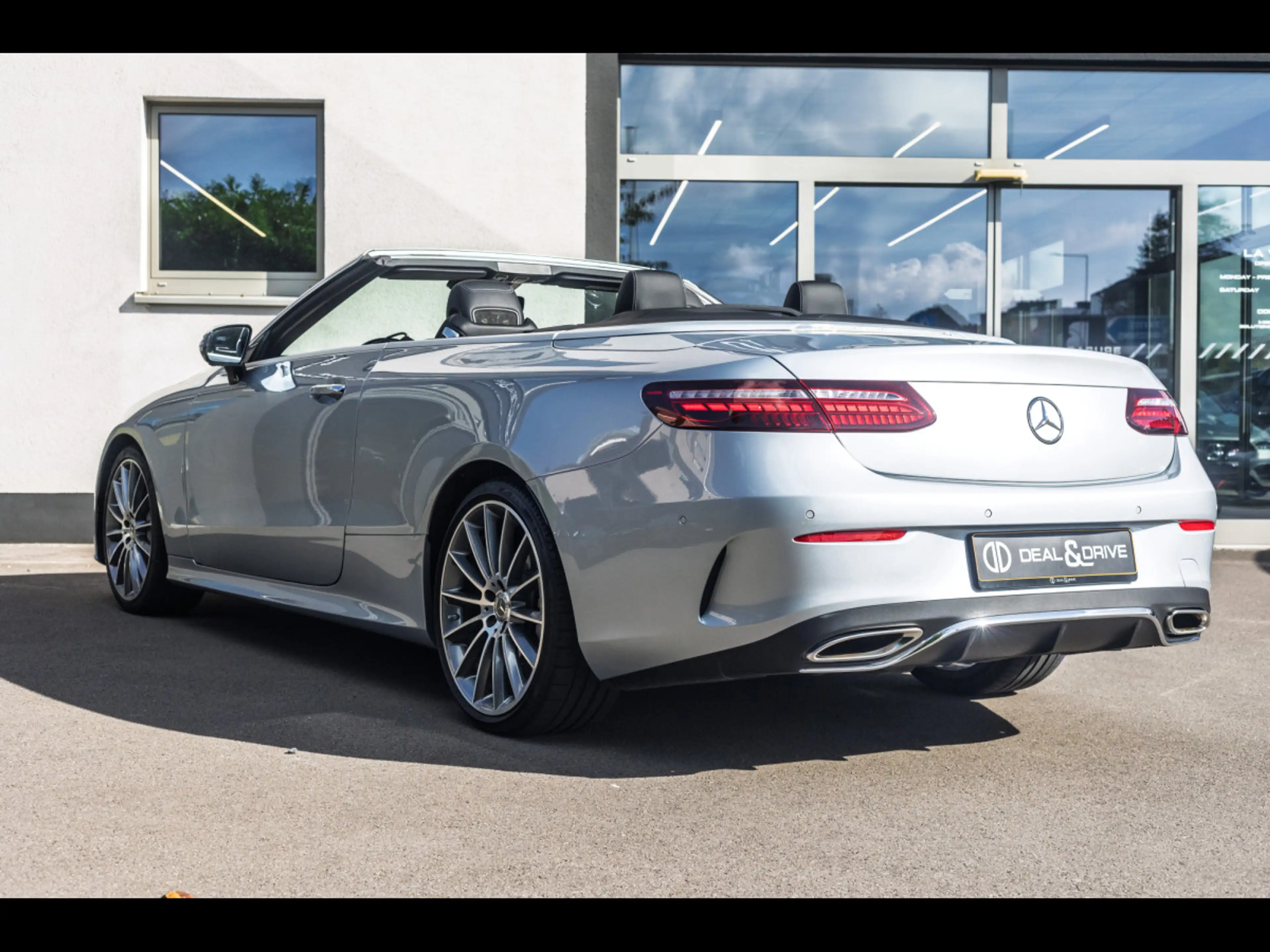 Mercedes-Benz E 300 CABRIOLET AMG-LINE°AIRSCARF°AIRCAP°BURM°360°HUD — photo 3