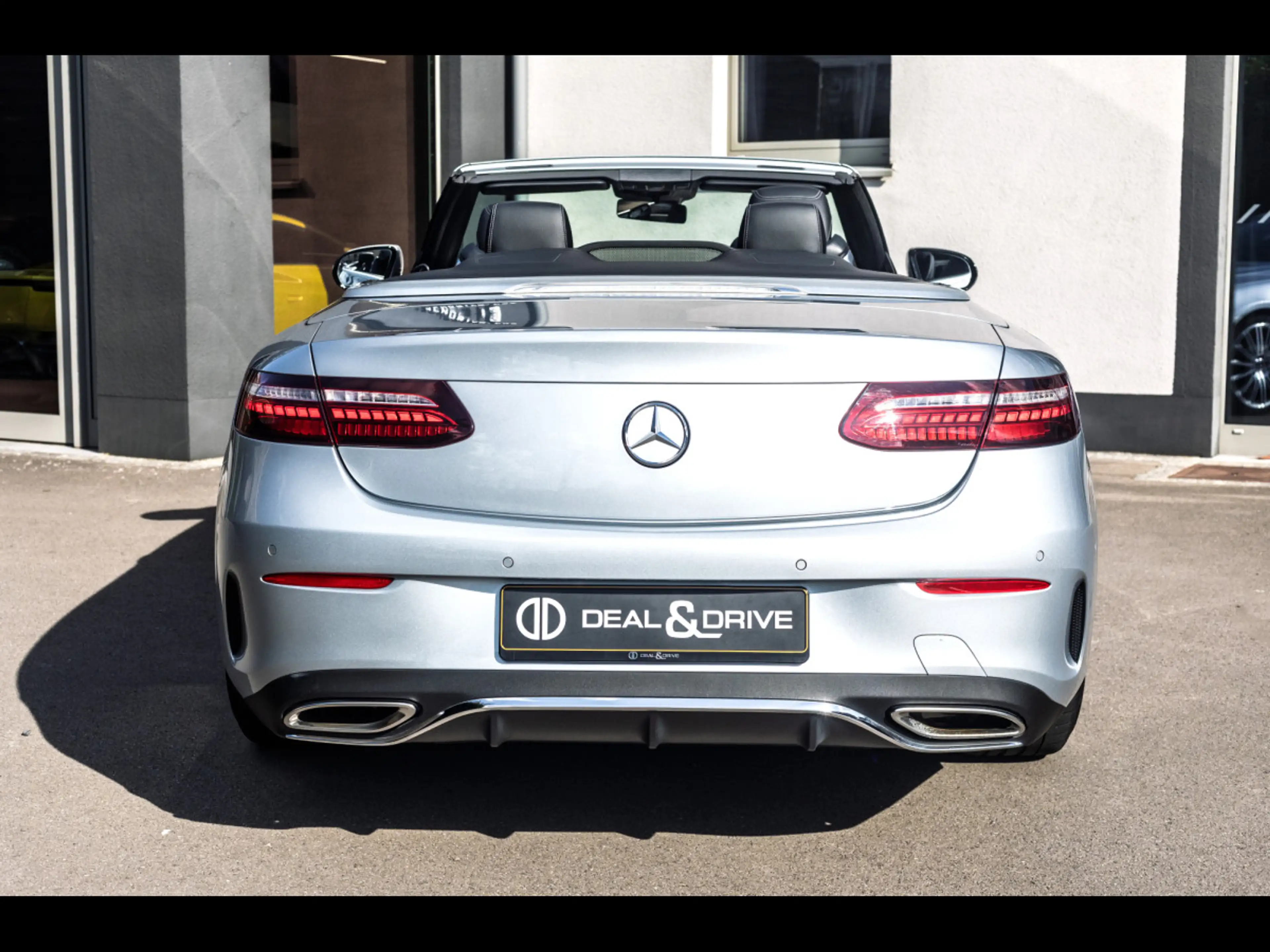 Mercedes-Benz E 300 CABRIOLET AMG-LINE°AIRSCARF°AIRCAP°BURM°360°HUD — photo 4