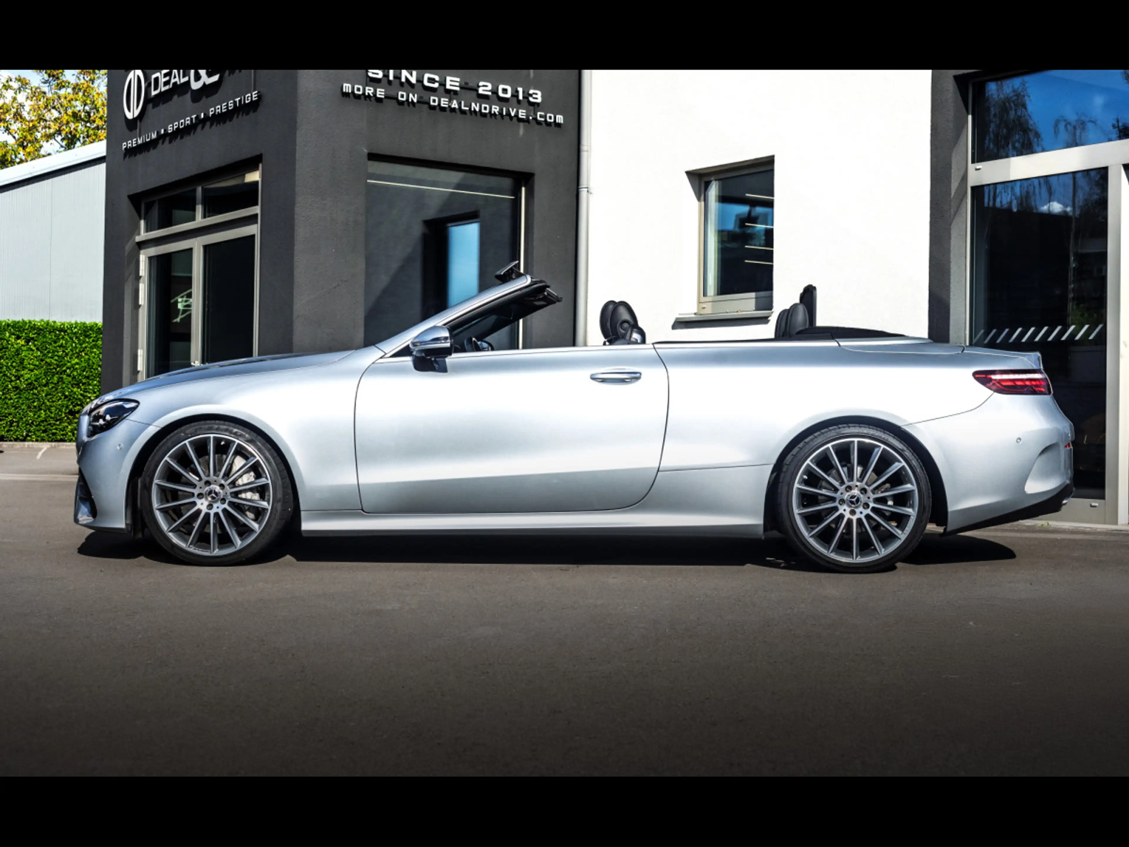 Mercedes-Benz E 300 CABRIOLET AMG-LINE°AIRSCARF°AIRCAP°BURM°360°HUD — photo 2