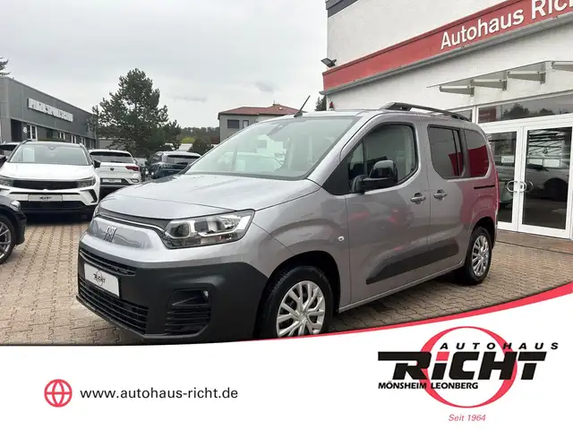 Fiat Doblo E-Doblò Launch Edition DAB PDC Assist