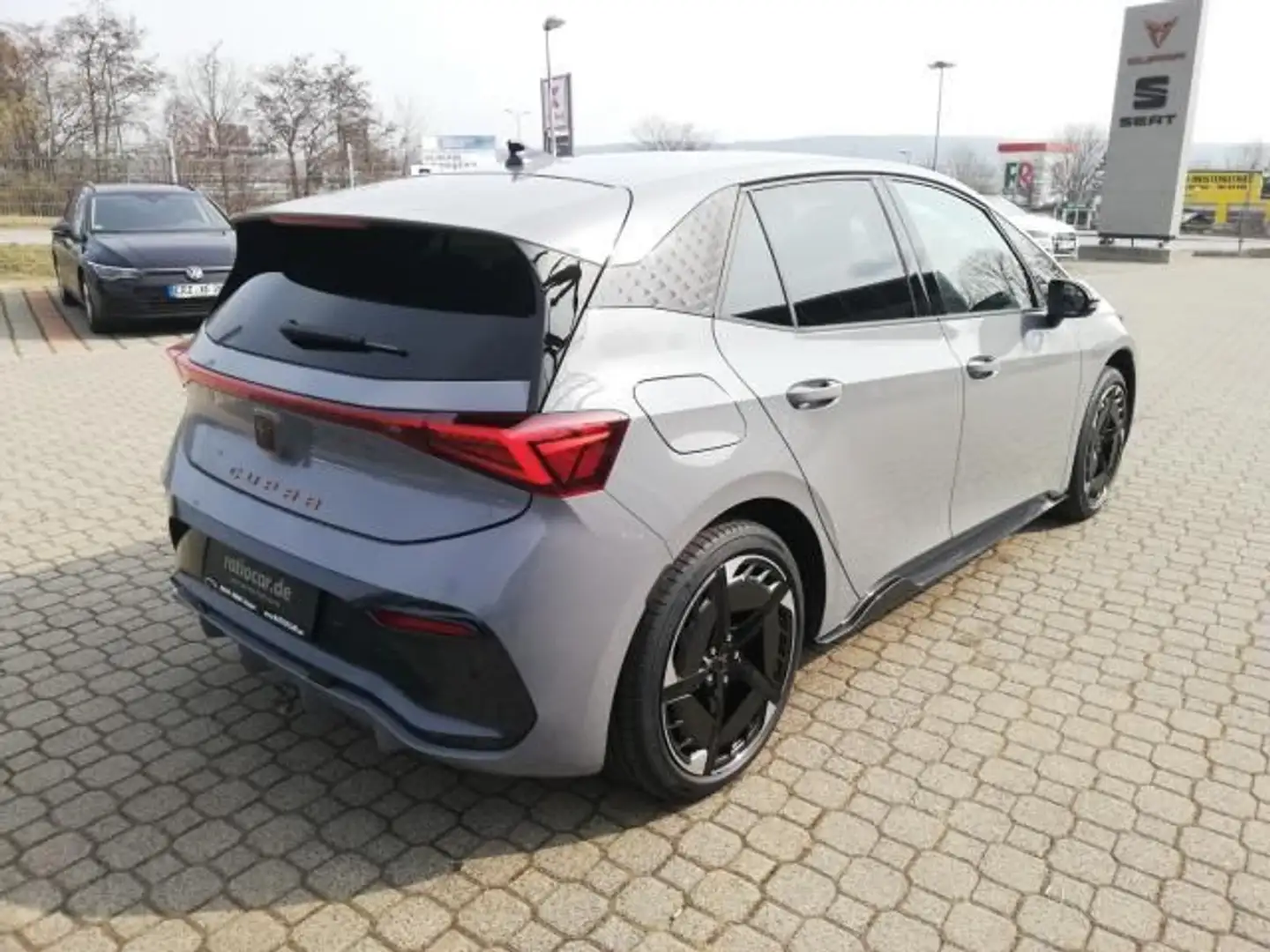 CUPRA Born BORN EDITION DYNAMIC 170 KW 77 KWH NAVI SITZH. Gris - 2