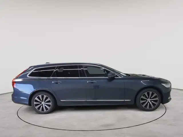 Volvo V90 view 3