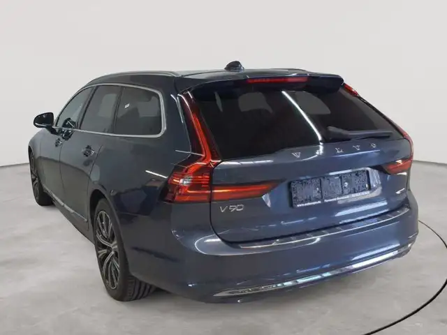 Volvo V90 view 5