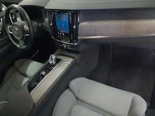 Volvo V90 view 9