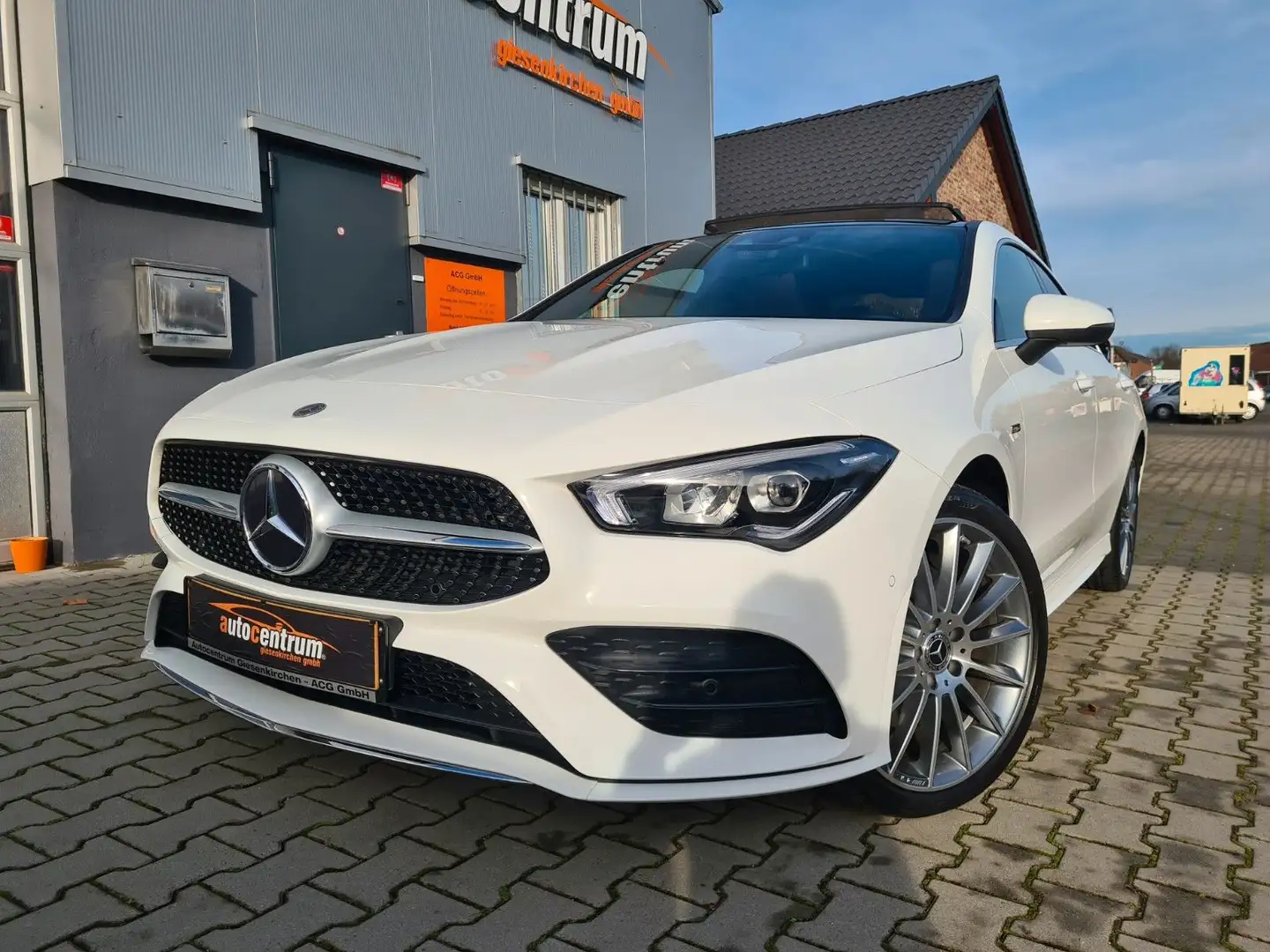 Mercedes-Benz CLA 250 e AMG*Leder*Pano*Sitzbelüftng*DAB*RF-Kam Weiß - 2