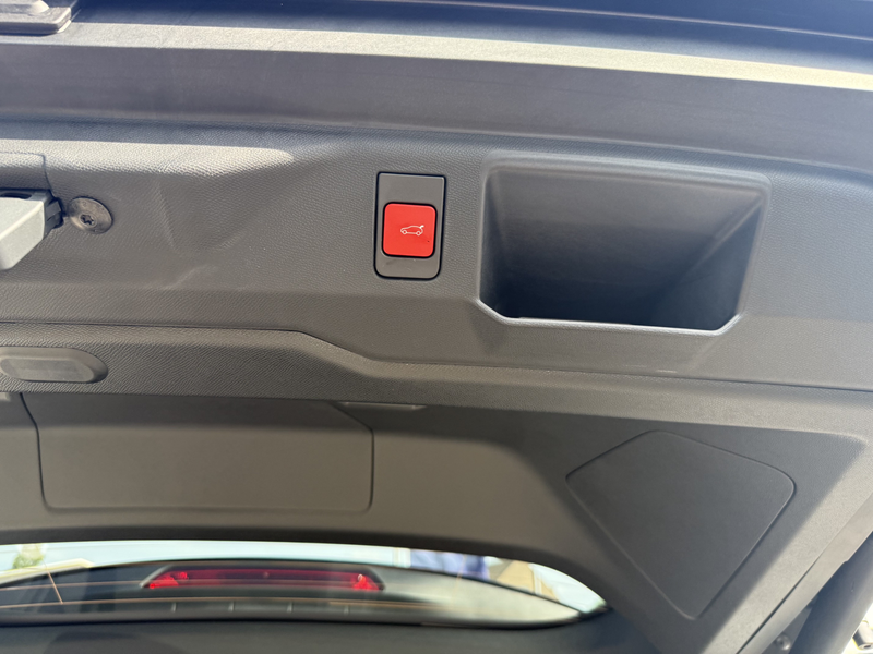 Peugeot 5008 Hybrid 145 GT, Schiebedach, ACC. el. Heckklappe. — photo 12