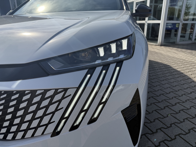 Peugeot 5008 Hybrid 145 GT, Schiebedach, ACC. el. Heckklappe. — photo 9