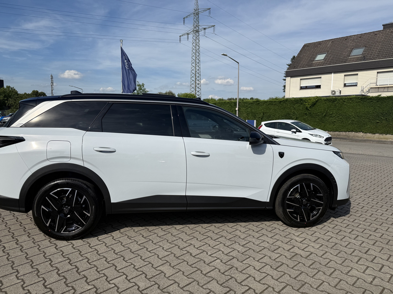 Peugeot 5008 Hybrid 145 GT, Schiebedach, ACC. el. Heckklappe. — photo 4
