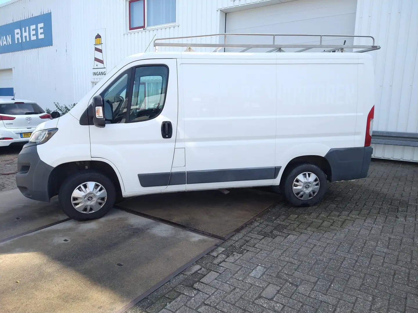 Peugeot Boxer Boxer 330 2.2 HDI L1H1 XR Wit - 1