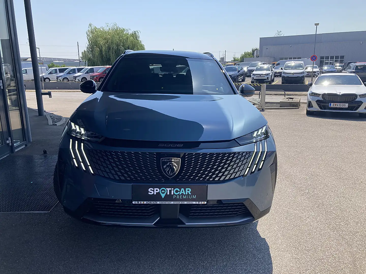 Peugeot 5008 Elektro 230 98kWh Blau - 2