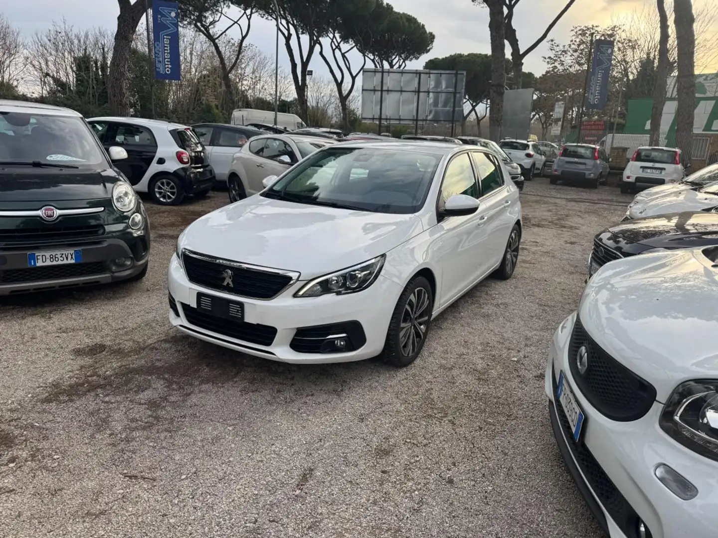 Peugeot 308 1.2cc 110cv AUTOMATICA CRUISE CONTROL Blanc - 1