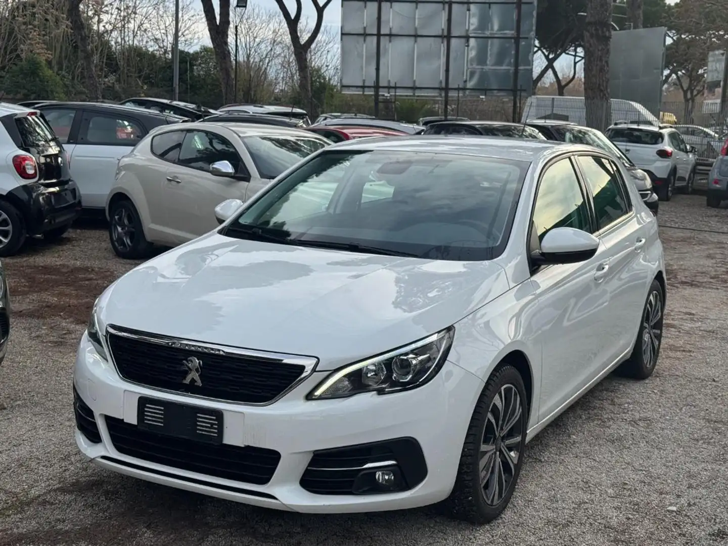 Peugeot 308 1.2cc 110cv AUTOMATICA CRUISE CONTROL Blanc - 2