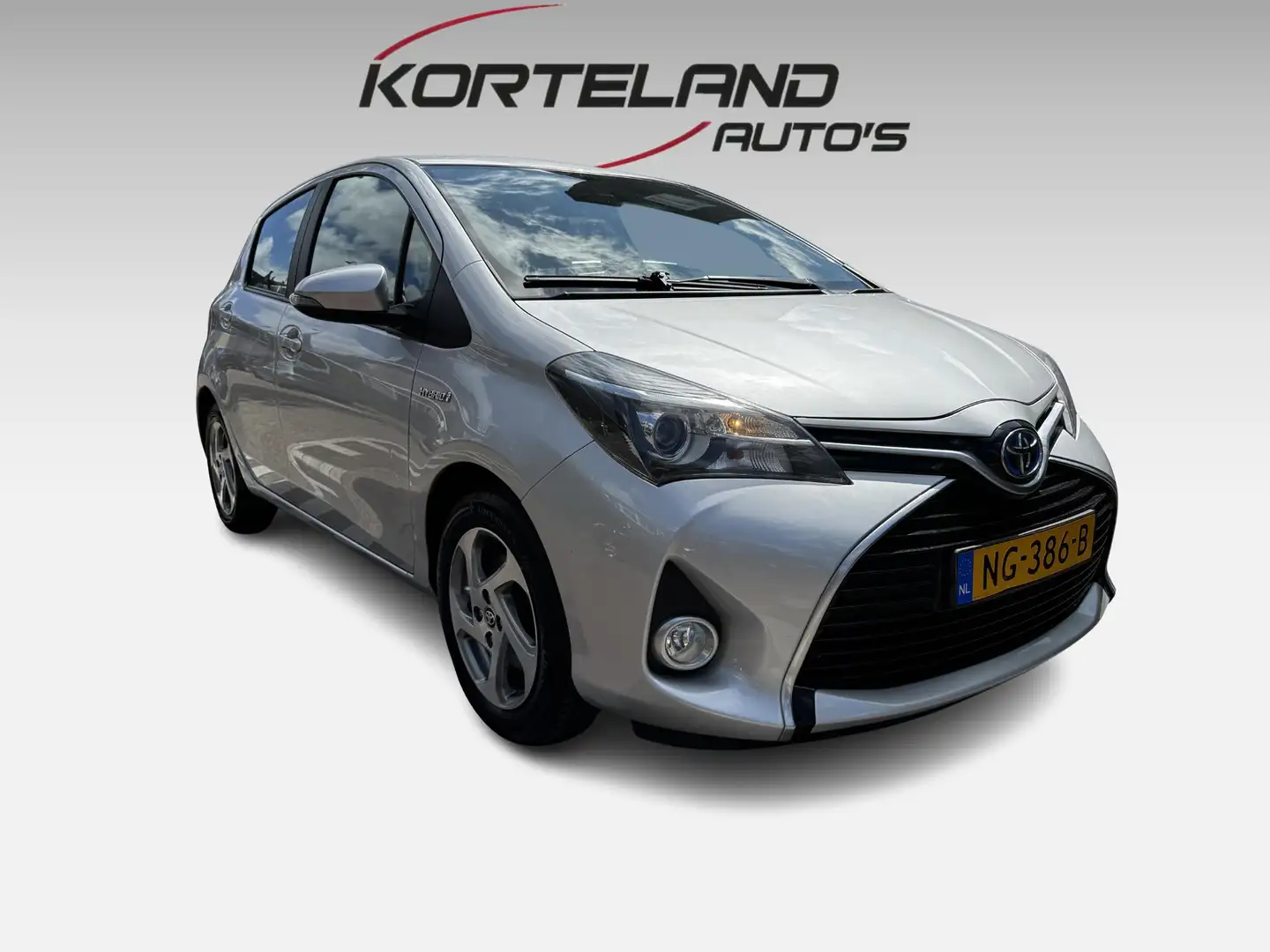 Toyota Yaris 1.5 Hybrid Lease Limited Grijs - 1