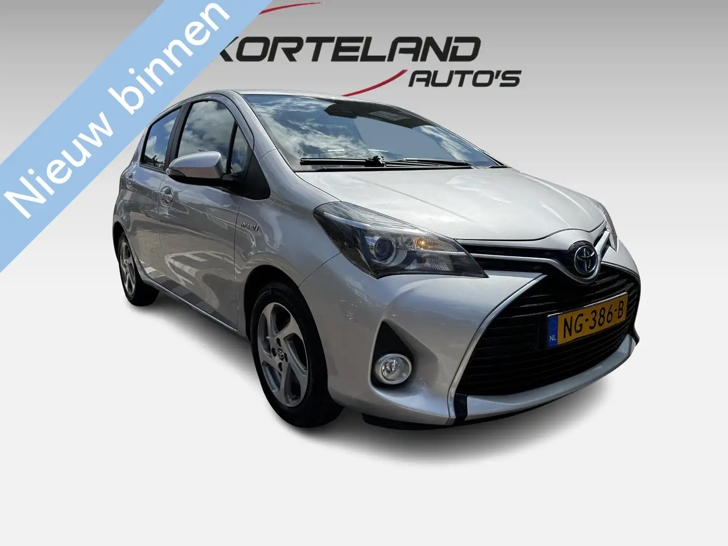 Toyota Yaris 1.5 Hybrid Lease Limited Grijs - 1