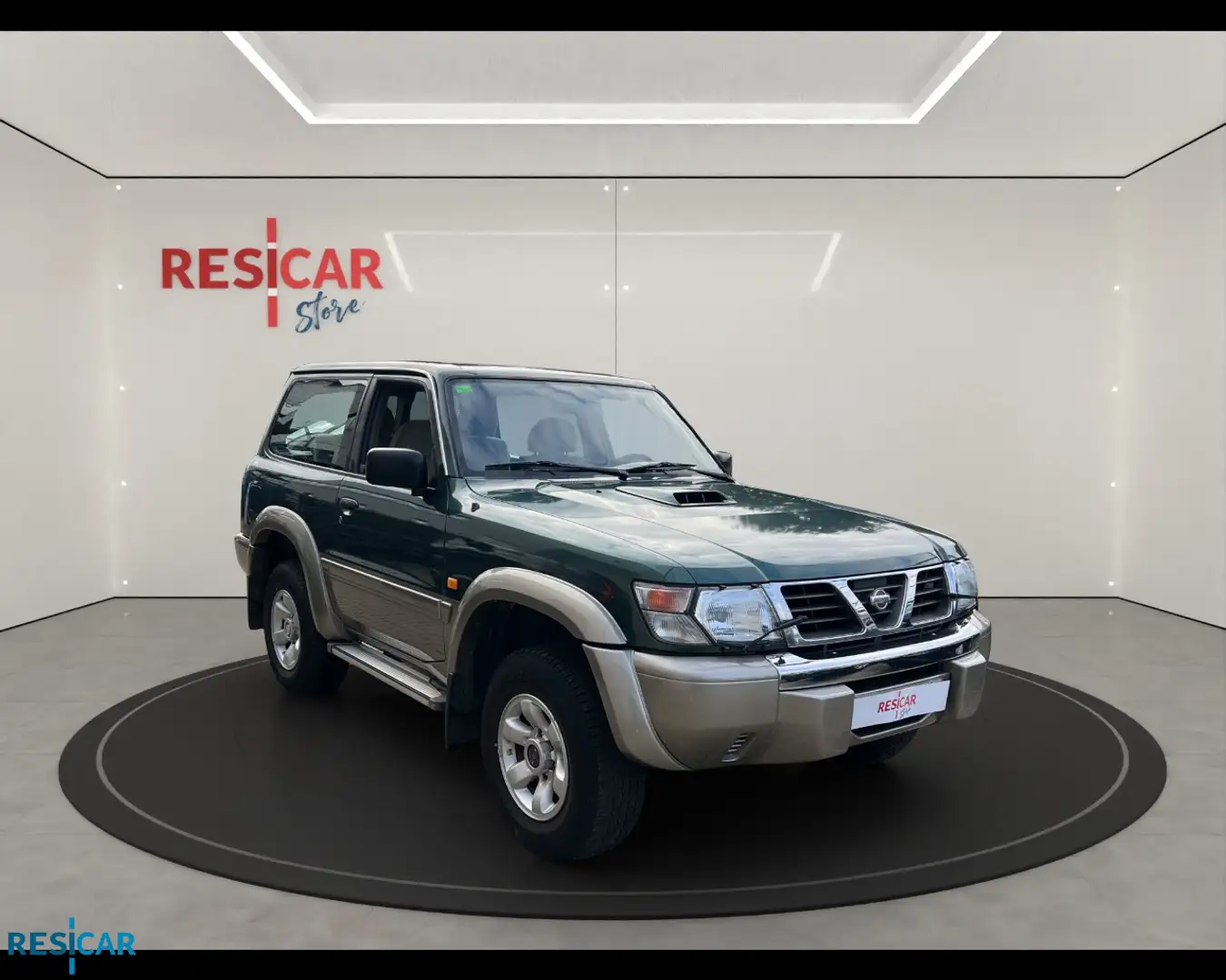 Nissan Patrol 3.0 TD Di 5 porte Luxury Wagon Verde - 1