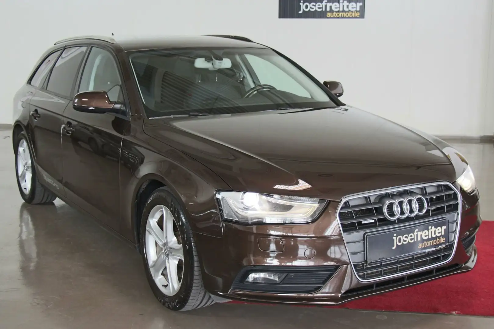 Audi A4 Avant 2.0 TDI quattro AHK/NAVI/XENON Braun - 1