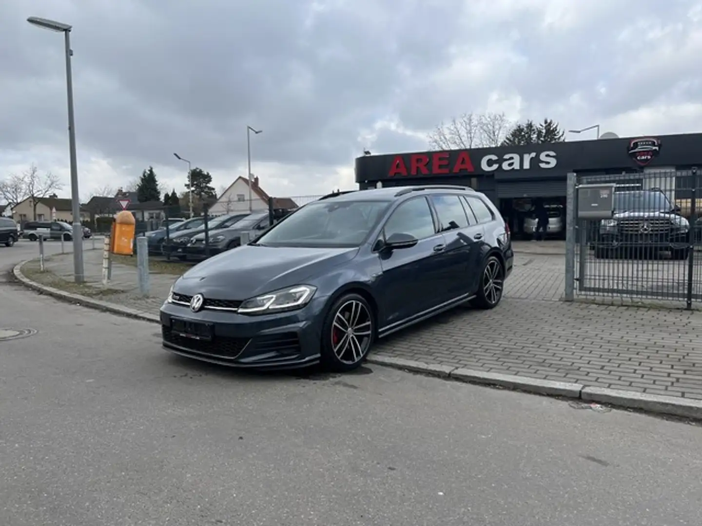 Volkswagen Golf Variant VII GTD*PANO*LED*VIRT*ACC*SPUR*TOTW*KAM* Blau - 2