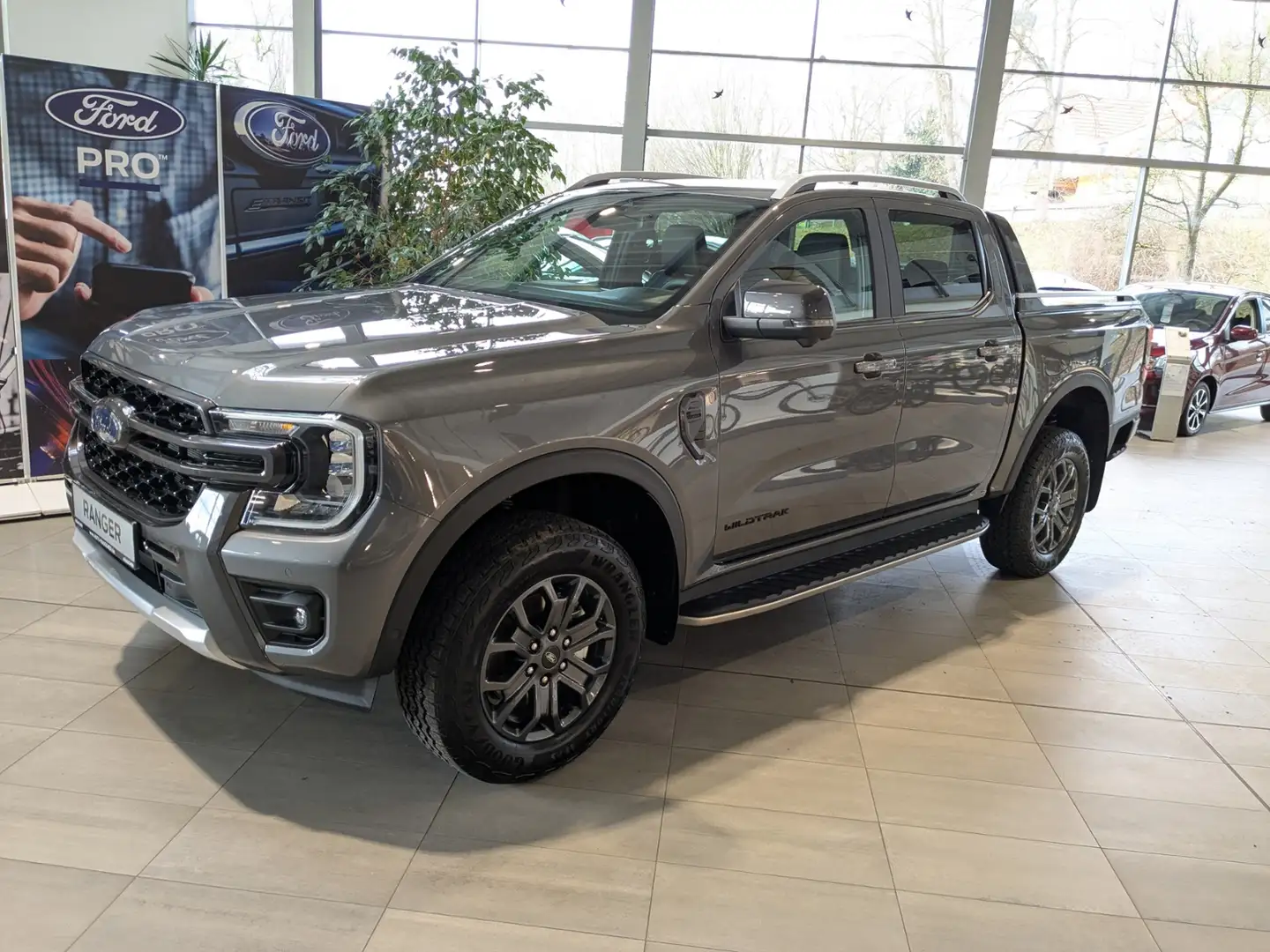 Ford Ranger DoKa 2.0l 151 kW Wildtrak Grau - 2