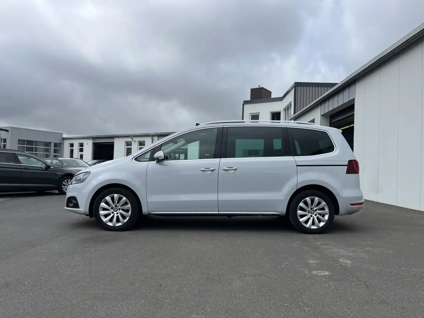 SEAT Alhambra 2.0 TDI Style 150€ m. 20% Anzahlung STHZ Panoram Weiß - 2
