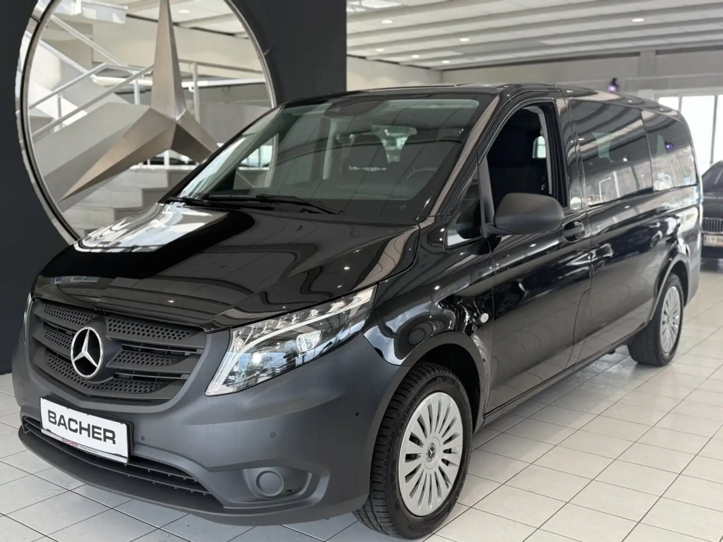 Mercedes-Benz Vito Tourer 116 CDI Pro 4x4 lang Schwarz - 2