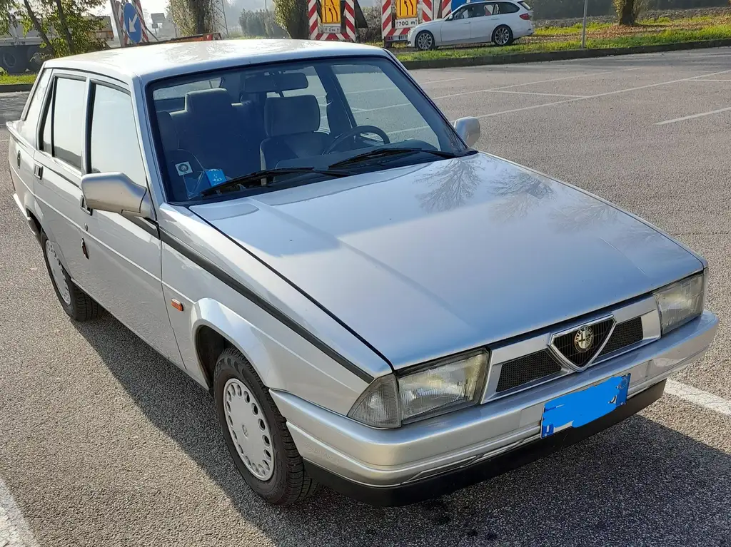 Alfa Romeo 75 1992 из Европы — купить под ключ