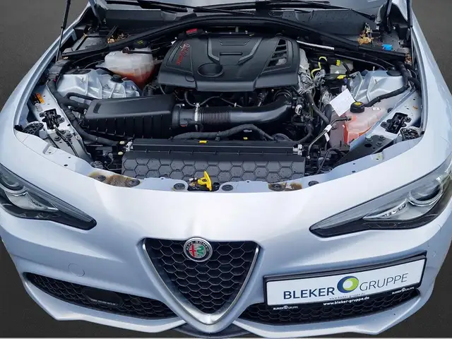 Alfa Romeo Giulia view 6