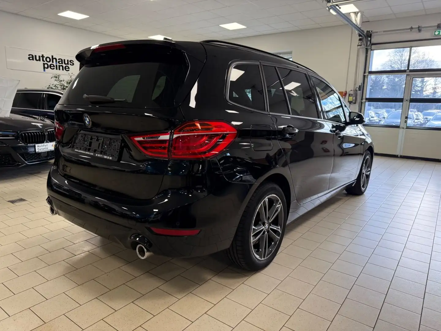 BMW 218 218d GT Sport Line Aut/Navi/LED/ParkAss/Tempomat Schwarz - 2