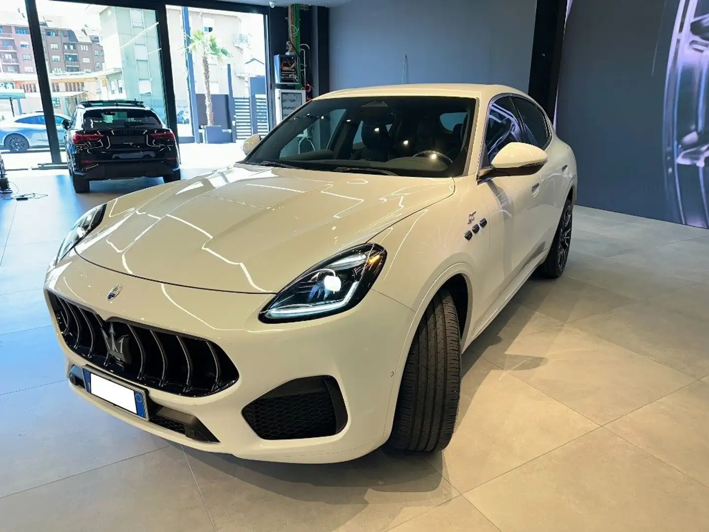 Maserati Grecale MHEV 300 CV AWD GT Bianco - 2