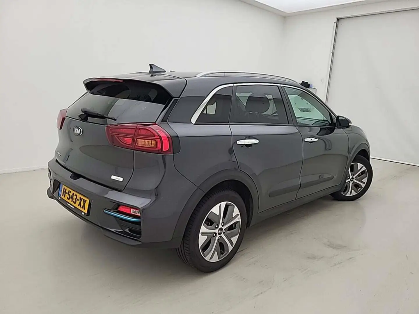 Kia e-Niro EXECUTIVELINE 64KWH 3 FASE LADEN/LEER/ACARPLAY/LED Grijs - 2